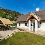 Klementina's - Happy * Nemesvita