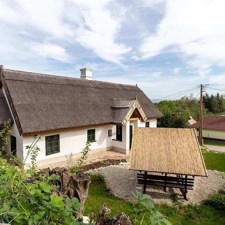 Klementina's - Happy *