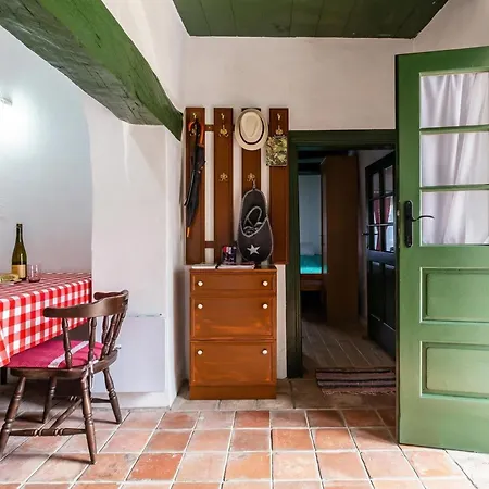 Klementina's - Happy