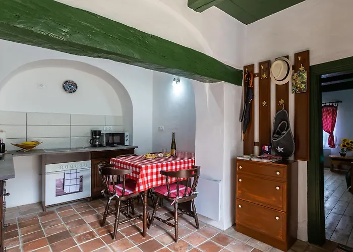 Klementina's - Happy * Nemesvita